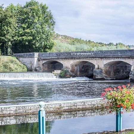 Bed and Breakfast Entre Canal Et Vignes Escolives-Sainte-Camille Exteriér fotografie