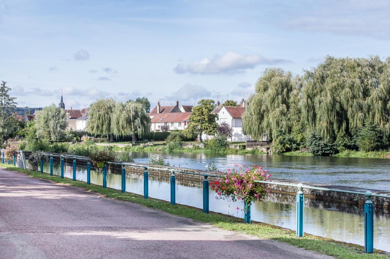 Bed and Breakfast Entre Canal Et Vignes Escolives-Sainte-Camille Exteriér fotografie